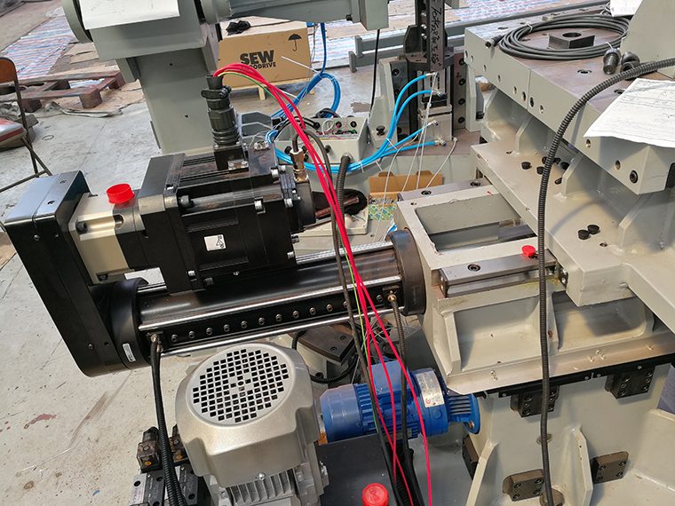 橫向伺服壓機(jī)